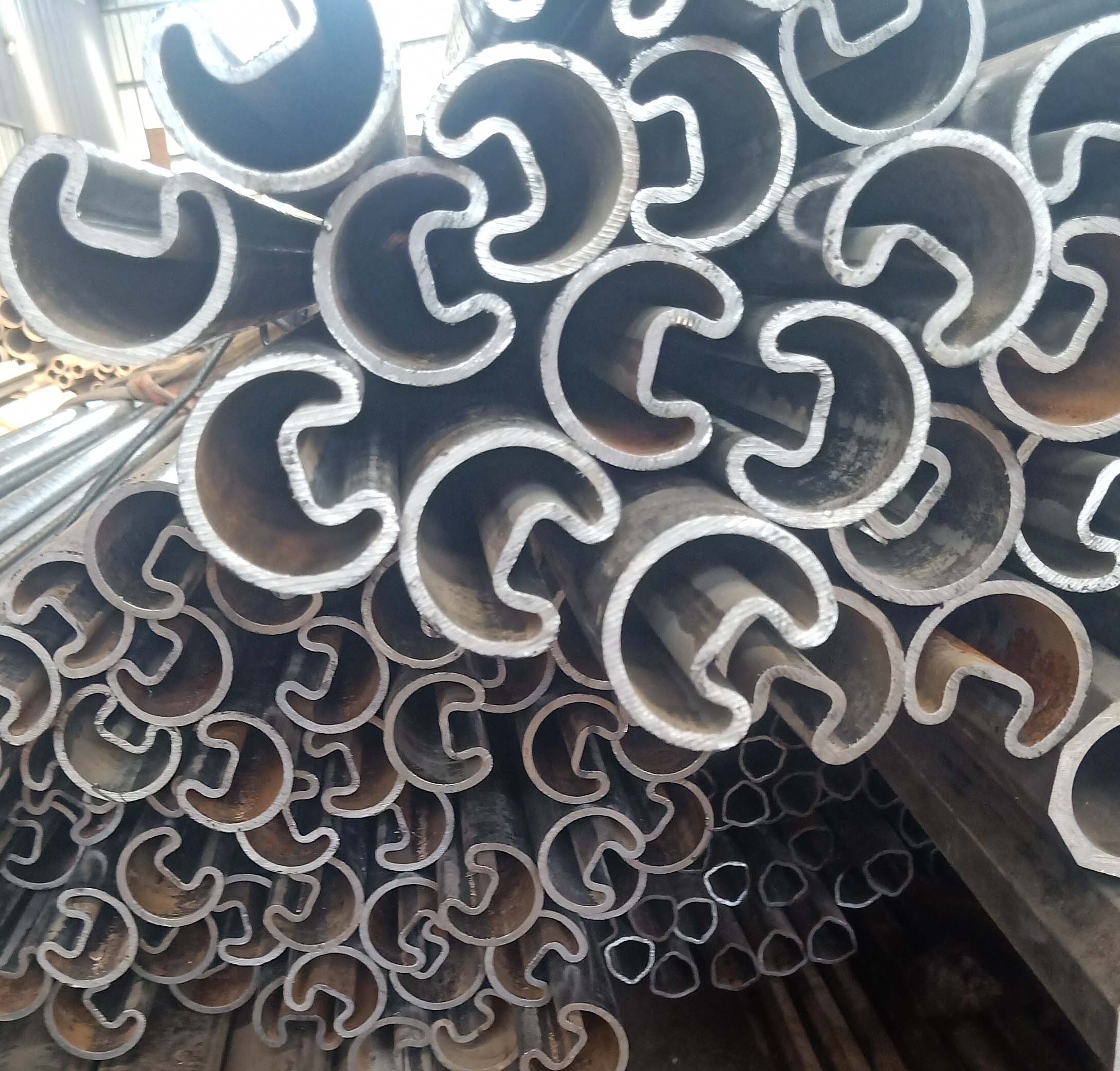 山東異形鋼管廠